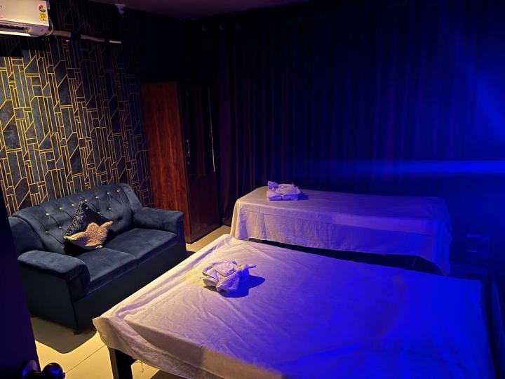 Deep tisse massage spa in banjara hills